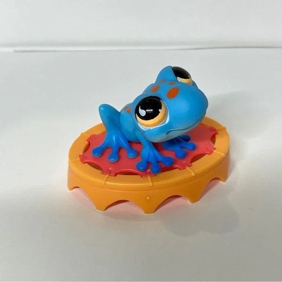 Authentic Littlest Pet Shop LPS Hasbro #806 Blue Spotted Frog Trampoline Orange - Picture 10 of 11